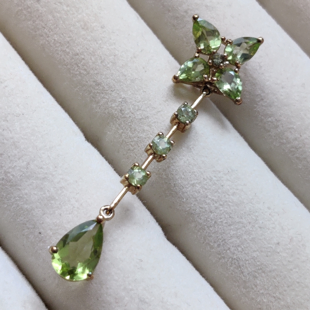 Vintage 10K Yellow Gold Peridot Drop Pendant